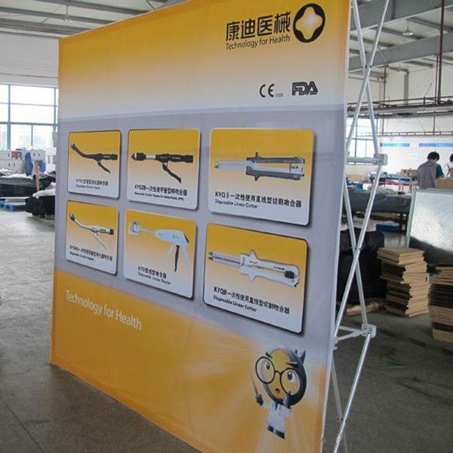拉網(wǎng)展架?chē)娎L圖片